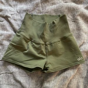 Alo yoga shorts